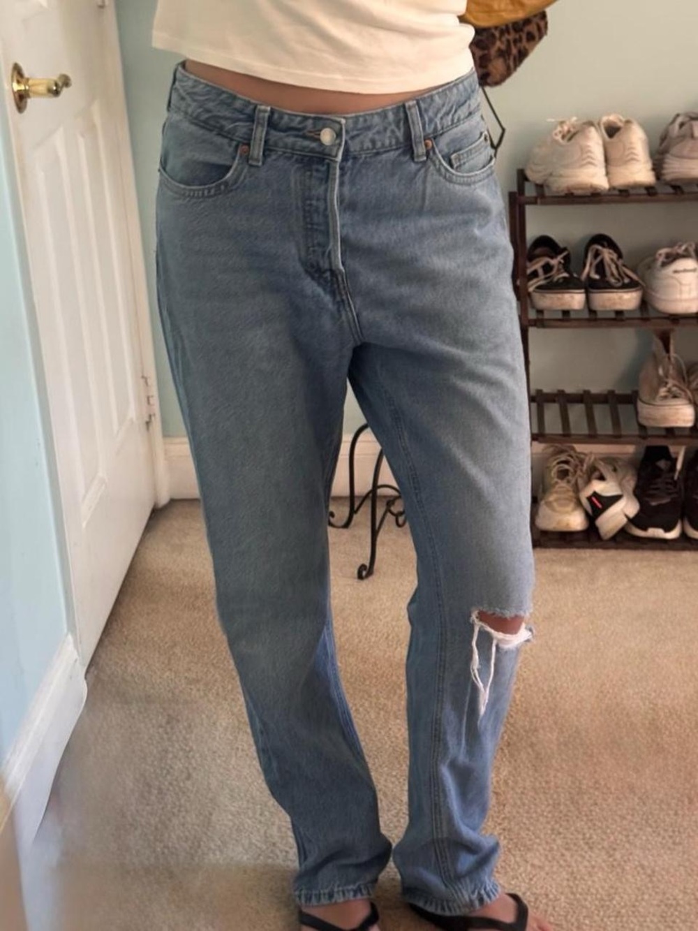 H&M light wash straight leg jeans- Size 8